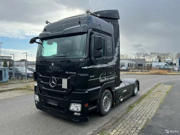 Седельный тягач Mercedes-Benz Actros 1846