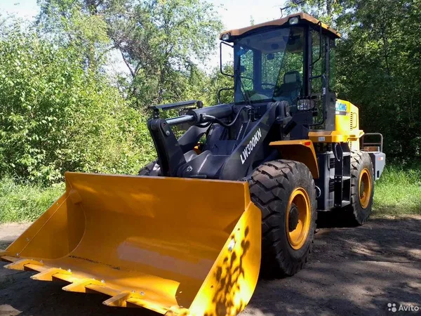 Фронтальный погрузчик XCMG LW300KN