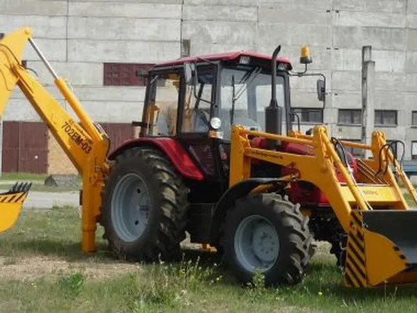 Экскаватор-погрузчик Амкодор 702ЕМ-03