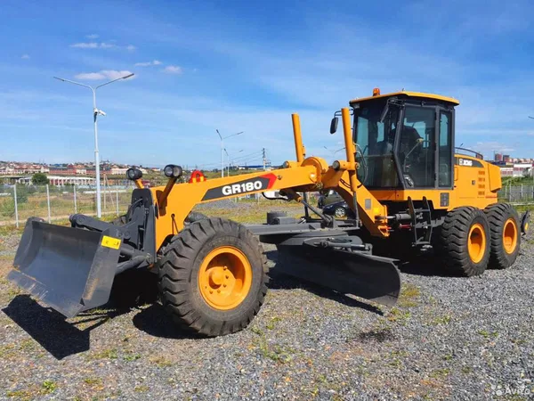 Автогрейдер XCMG GR180