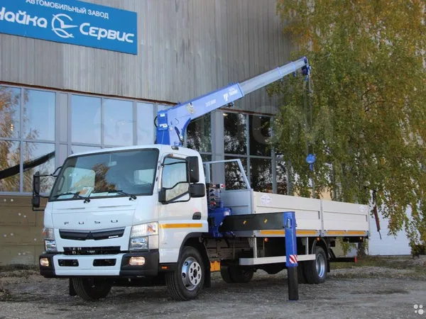Бортовой грузовик с КМУ Mitsubishi Fuso Canter