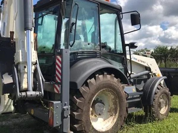 Экскаватор-погрузчик Terex 825