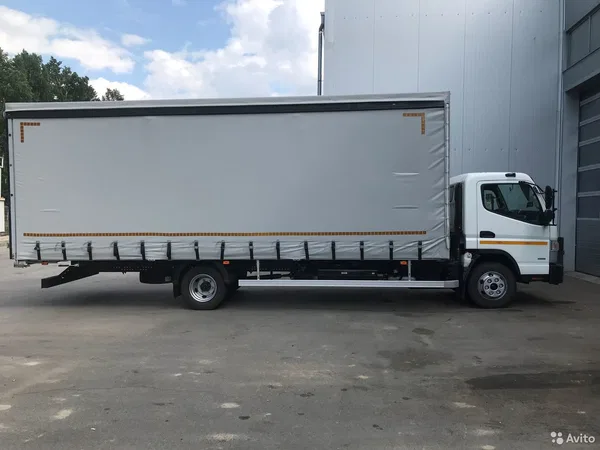 Тентованный автомобиль Mitsubishi Fuso Canter