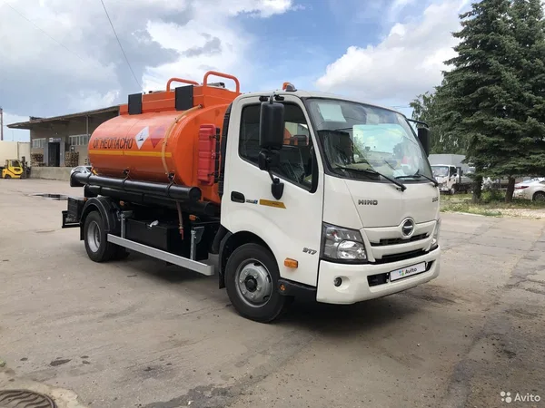 Бензовоз Hino 300 (Dutro)