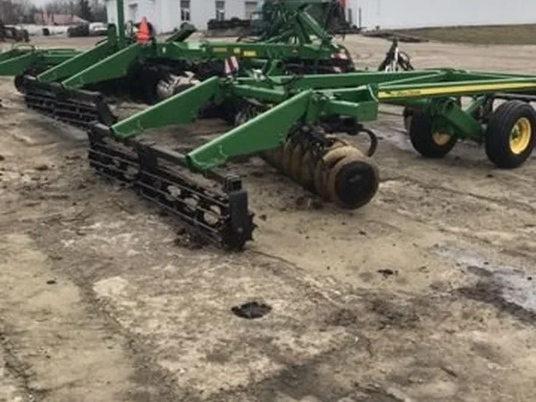 Дисковая борона John Deere 2623