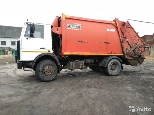 Мусоровоз КОММАШ Арзамас КО-440ВМ
