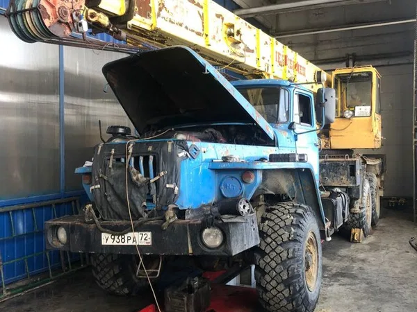 Автокран Челябинец КС-45721 на шасси УРАЛ