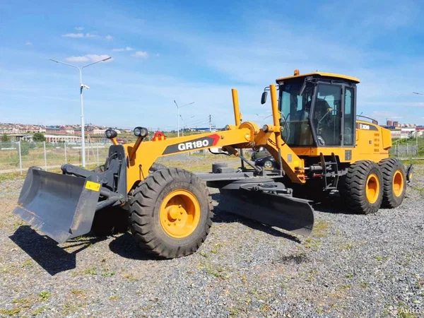 Автогрейдер XCMG GR180
