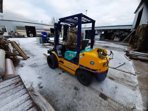 Вилочный погрузчик Komatsu