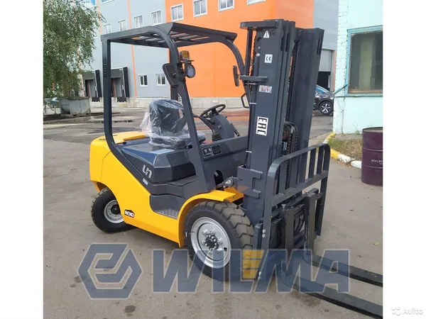 Вилочный погрузчик UN Forklifts FD30T