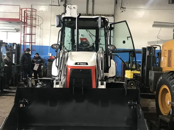 Экскаватор-погрузчик Bobcat B780