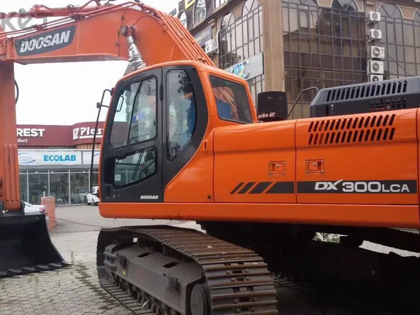Гусеничный экскаватор DOOSAN DX300LCA