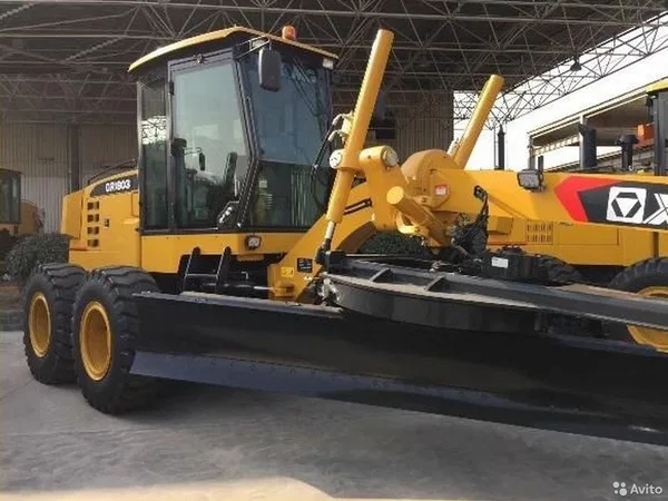 Автогрейдер XCMG GR1803