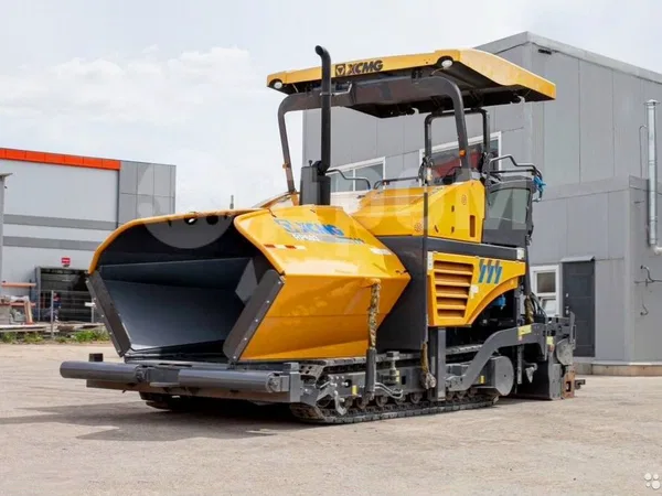 Асфальтоукладчик XCMG RP603