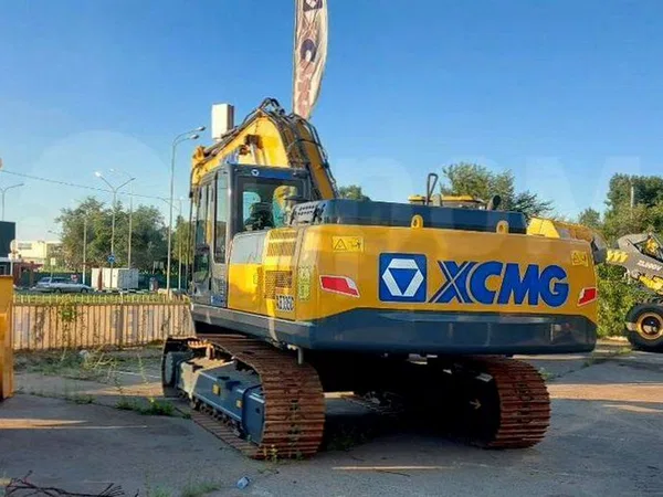 Гусеничный экскаватор XCMG XE335C