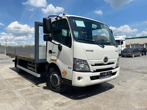 Бортовой грузовик с КМУ HINO 300 (Dutro)