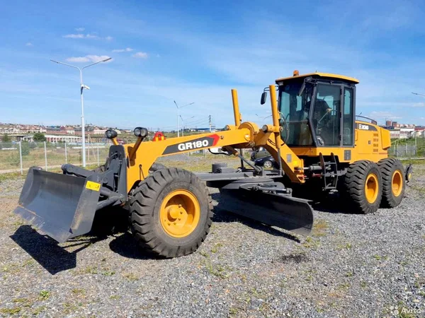 Автогрейдер XCMG GR180