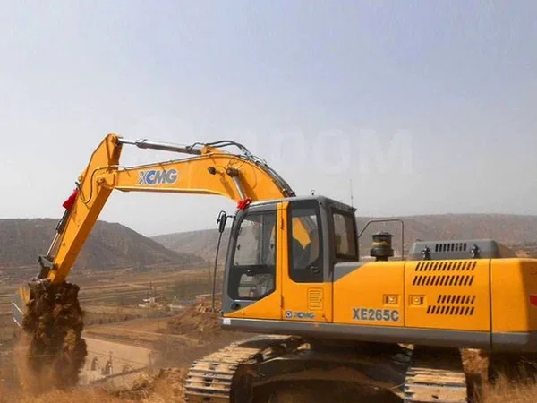 Гусеничный экскаватор XCMG XE265C