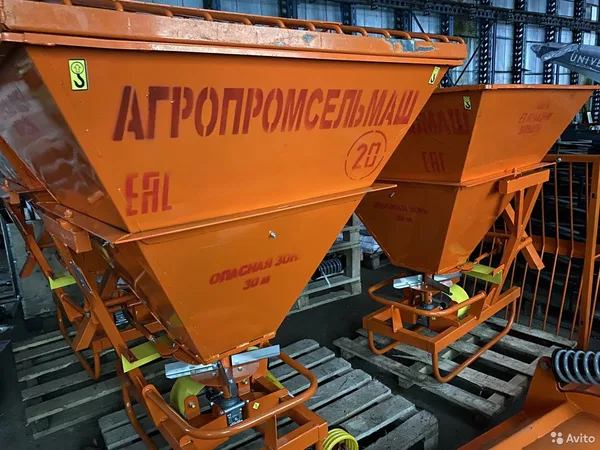 Навесной пескоразбрасыватель АгроПромСельМаш А-116-01