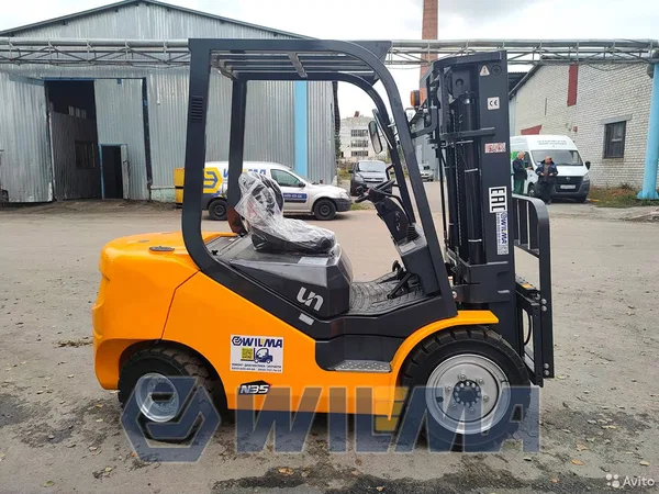Вилочный погрузчик UN Forklifts FD35