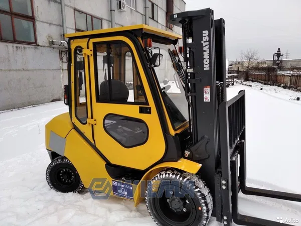 Вилочный погрузчик Komatsu FD30T-17
