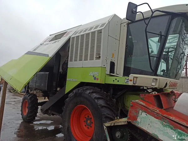 Зерноуборочный комбайн Claas Mega 360