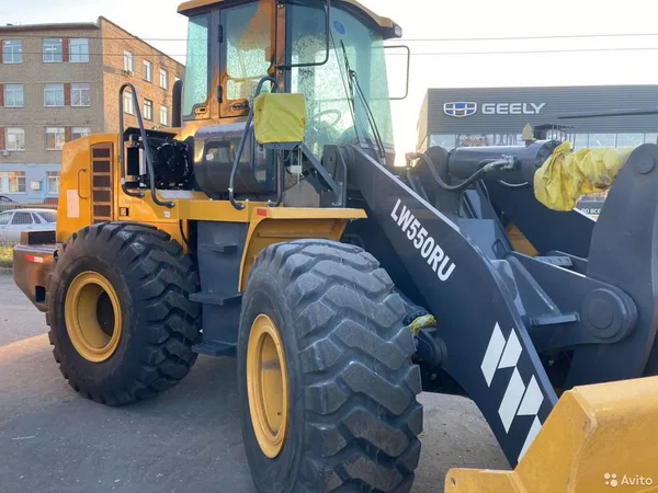 Фронтальный погрузчик XCMG LW550RU