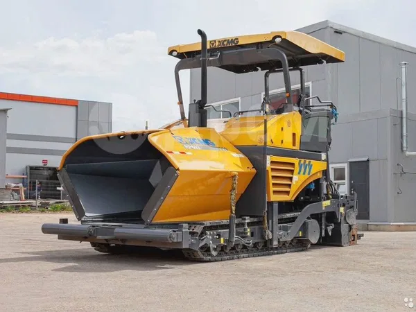 Асфальтоукладчик XCMG RP603