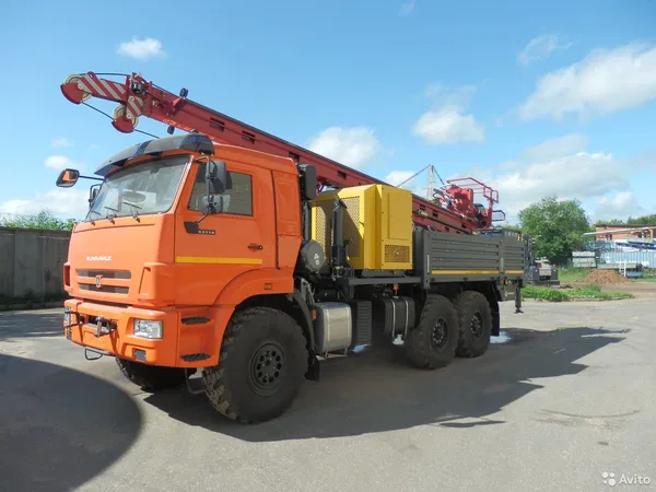 Мобильная буровая установка Геомаш УГБ-587 на шасси КамАЗ