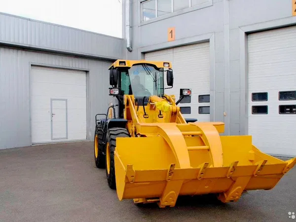 Фронтальный погрузчик XCMG LW300FN