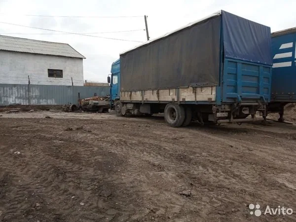 Тентованный грузовик Volvo F10