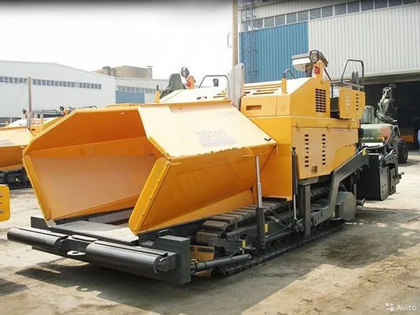 Асфальтоукладчик XCMG RP902