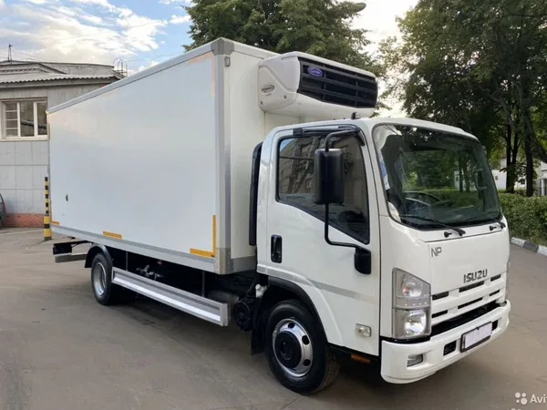 Рефрижераторный фургон Isuzu NMR 85