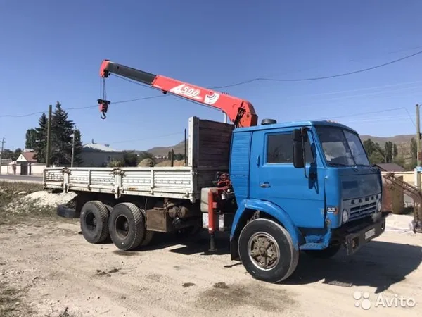 Бортовой грузовик с КМУ КамАЗ 53215