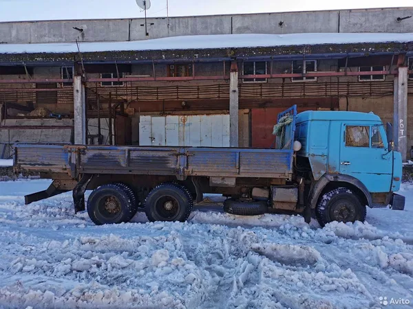 Бортовой грузовик КамАЗ 53215