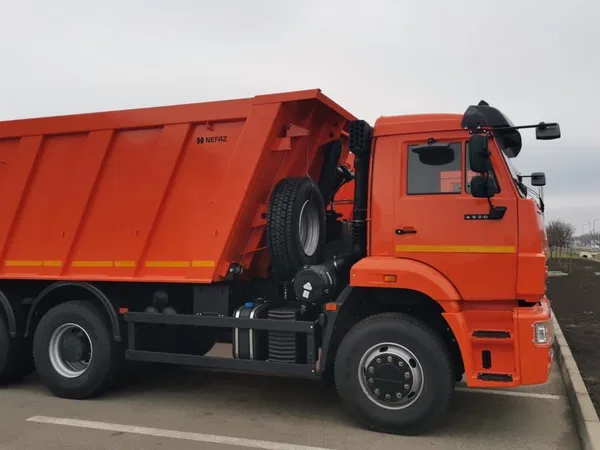 Самосвал КамАЗ 6520