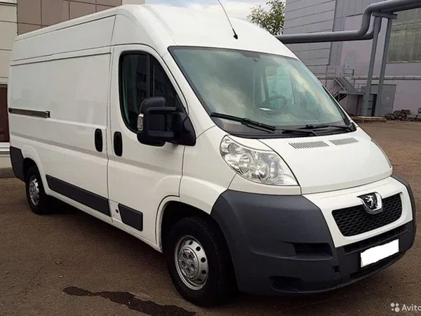 Цельнометаллический фургон Peugeot Boxer