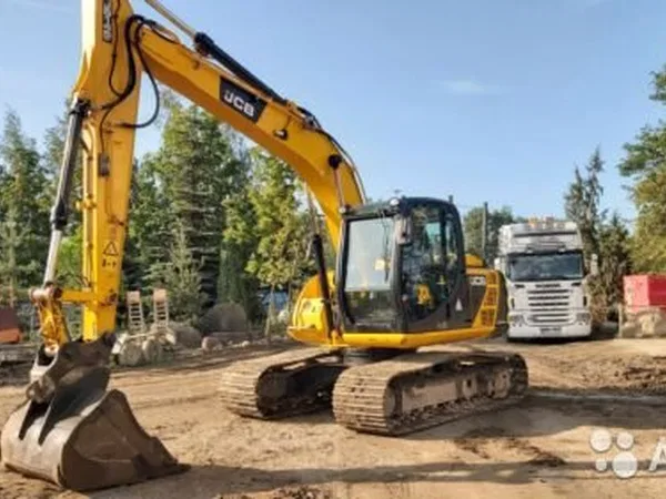 Гусеничный экскаватор JCB JS145LC