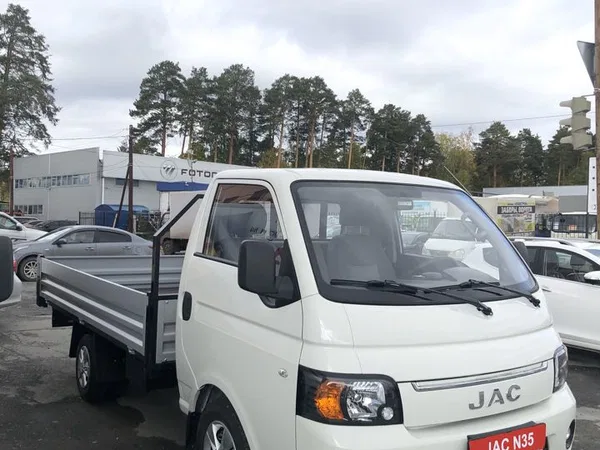 Бортовой автомобиль JAC N35