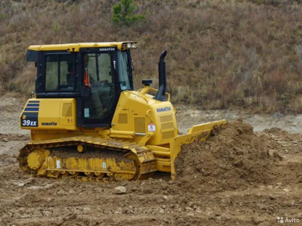 Гусеничный бульдозер Komatsu D39EX-22