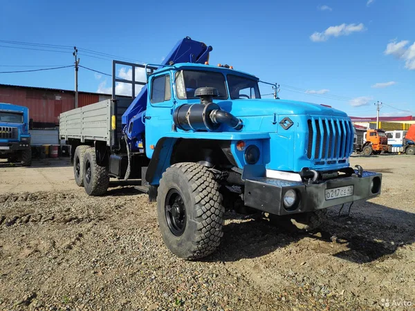 Бортовой грузовик с КМУ УРАЛ 4320-1112-10