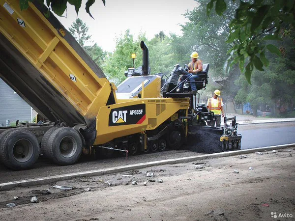 Асфальтоукладчик Caterpillar AP655F