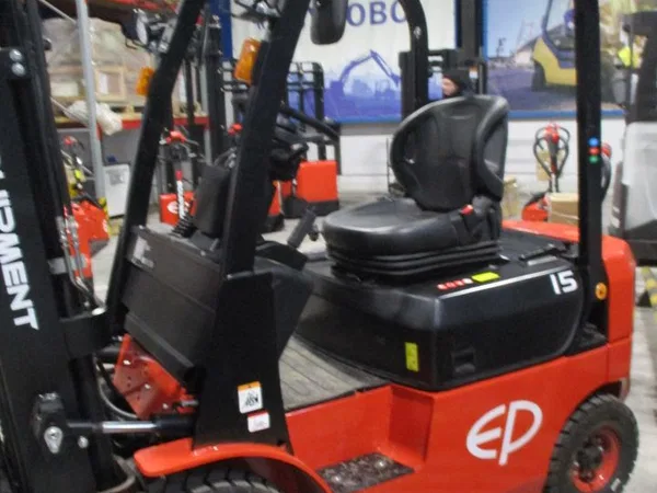 Вилочный погрузчик EP Equipment CPCD15T8-485