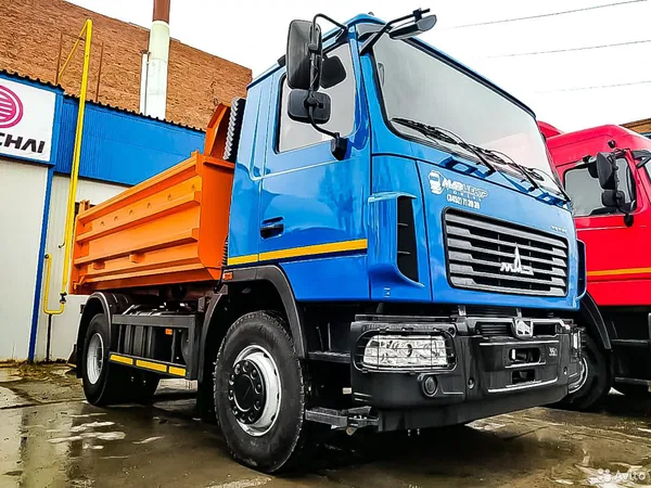 Самосвал МАЗ 5551