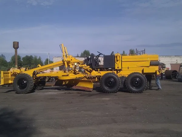 Автогрейдер Дормаш ДЗ-122-Б