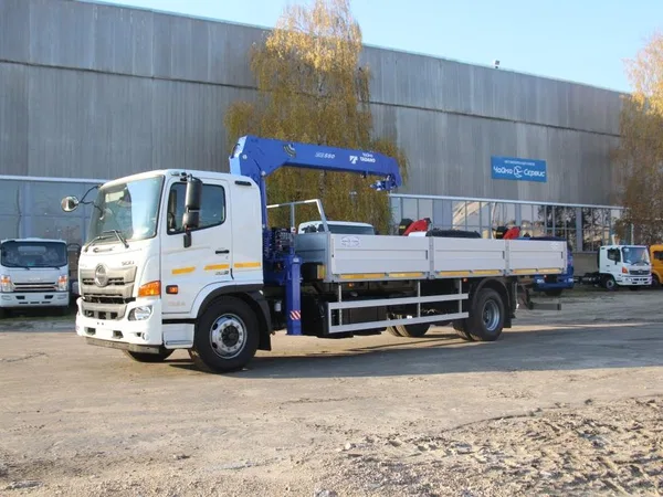 Бортовой грузовик с КМУ HINO 500 (Ranger)