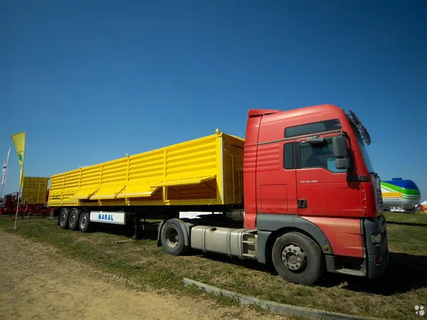 Полуприцеп зерновоз Maral Trailers 50 м3