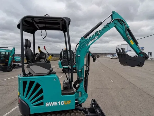 Мини-экскаватор Sunward SWE 18UF