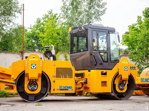 Двухвальцовый каток XCMG XD82