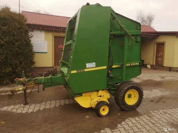 Пресс-подборщик John Deere 550